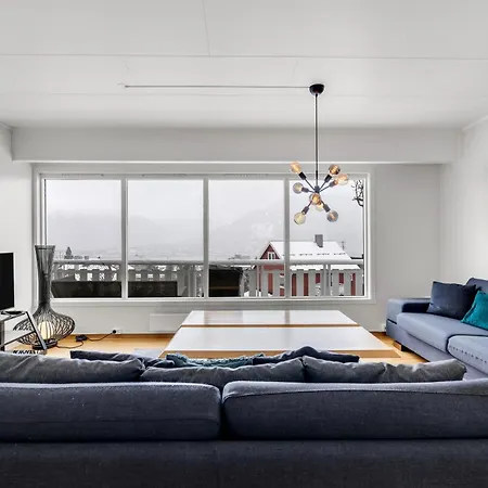 The Arctic View - & Fjord Views With Free Parking