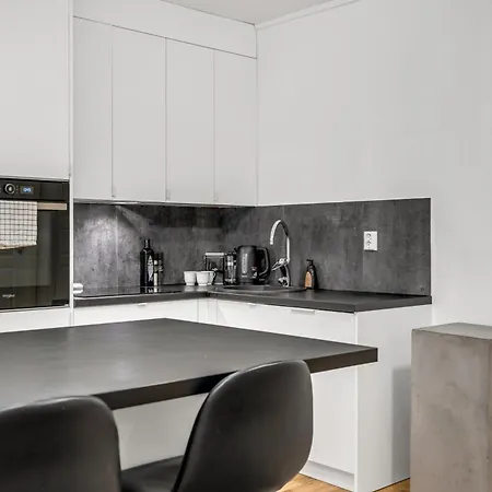 Apartment The Arctic View - & Fjord Views With Free Parking